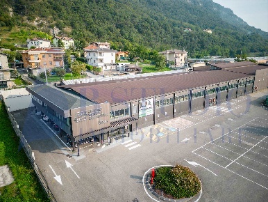Foto Capannone industriale a Suello di 4200 m² con 1 locali in vendita