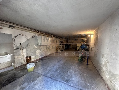Foto Garage a Firenze Soffiano di 18 m² con 1 locali in vendita