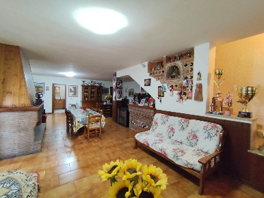 Foto Villa bifamiliare a Terni Valserra - Valnerina di 260 m² con 6 locali