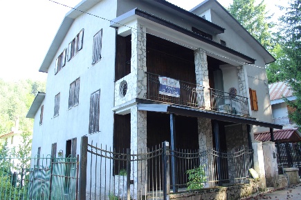 Foto Appartamento in via Torquato Tasso, Spezzano della Sila di 235 m²