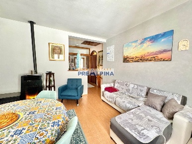 Foto Appartamento in Via Trieste 11, Gandino Centro di 90 m² con 3 locali