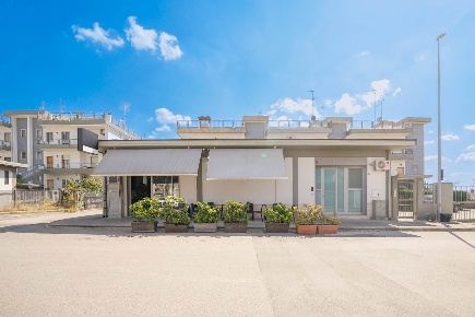 Foto Attività commerciale in Viale Mediterraneo  32, Palo del Colle Centro