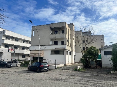 Foto Ufficio a Policoro Centro di 140 m² con 6 locali in affitto