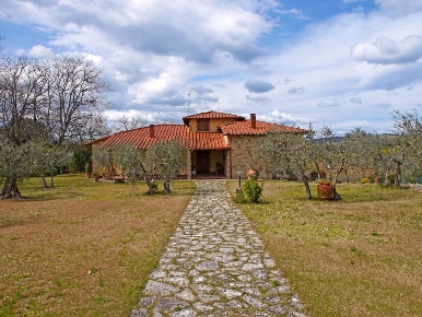 Foto Rustico a Castelnuovo Berardenga Bossi di 305 m² con 13 locali