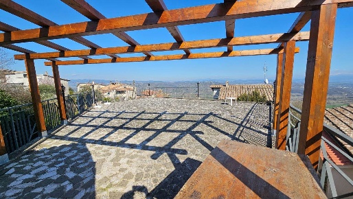 Foto Villa unifamiliare in Via Regina Elena, Bassano in Teverina di 230 m²