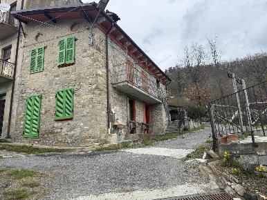 Foto Casa indipendente in Frazione Crocetta  7, Zavattarello Crocetta