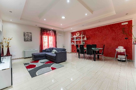 Foto Appartamento in via Montegrappa  10, Collesano di 131 m² con 6 locali