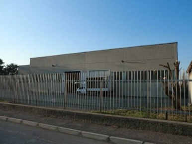 Foto Magazzino in serio, Opera Centro di 3000 m² in vendita