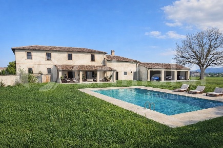 Foto Rustico in Via Budino 1, Foligno Budino, Fiamenga, Maceratola