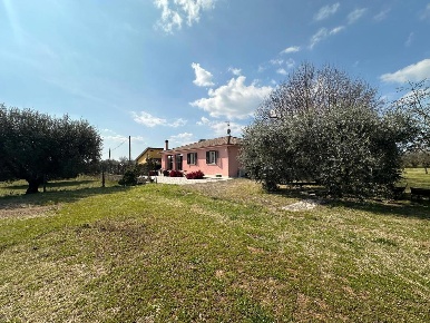 Foto Villa singola in Via Della Carraccia 56, Civita Castellana di 320 m²