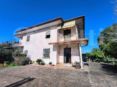 Foto Villa bifamiliare in Strada Santa Croce 74, Latina Borgo Podgora