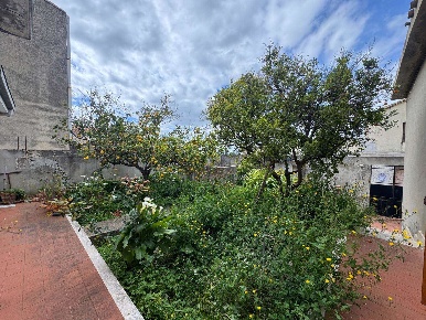 Foto Casa indipendente a Sinnai Centro di 200 m² con 8 locali in vendita