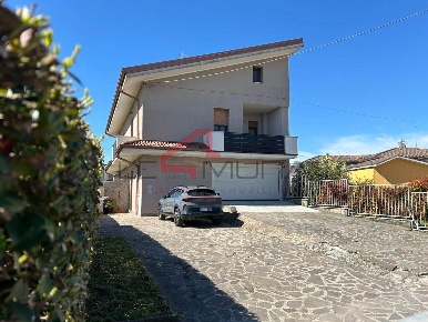 Foto Casa indipendente a Nogara Centro di 193 m² con 7 locali in vendita