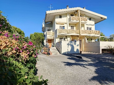 Foto Case semi ndipendenti in Via Giuseppe Fanelli 228/N, Bari di 206 m²
