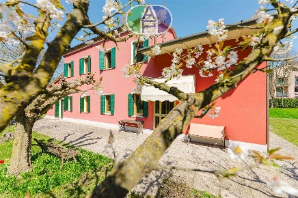 Foto Casa indipendente in Via Del Pavone 1, Mira Marano di 185 m²