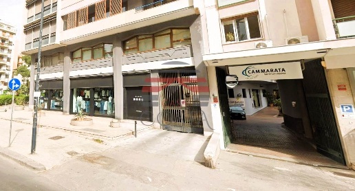 Foto Garage in Via Duca della Verdura 24, Palermo Borgo Vecchio di 8 m²