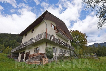 Foto Appartamento a Ville di Fiemme di 95 m² con 4 locali in affitto