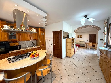 Foto Appartamento a Cecina Cecina Centro di 140 m² con 6 locali in vendita