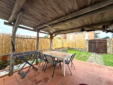 Foto Appartamento a Scarlino di 127 m² con 6 locali in vendita