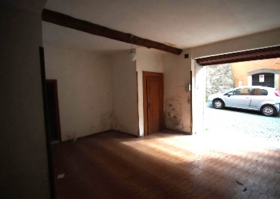 Foto Garage in via teatro nuovo, Viterbo Sacrario - Piazza della Rocca