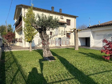 Foto Villa bifamiliare in Via Emilia per Melatello 240, Forlimpopoli