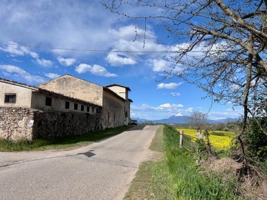 Foto Rustico a Solferino di 1373 m² con 18 locali in vendita