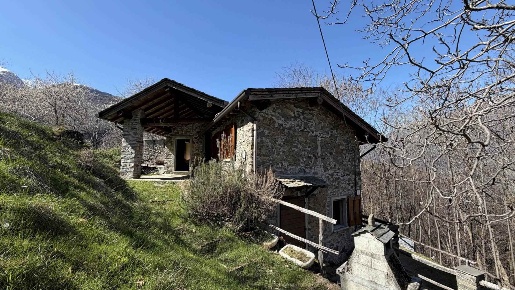 Foto Case semi ndipendenti in Via Priula, Morbegno di 129 m² con 6 locali