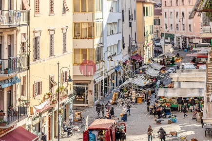 Foto Appartamento in Via del Giglio 12, Livorno di 80 m² con 4 locali