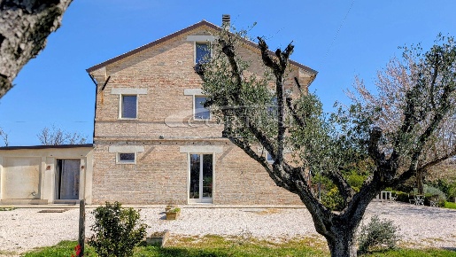 Foto Appartamento in Strada Intercomunale San Silvestro 52, Senigallia