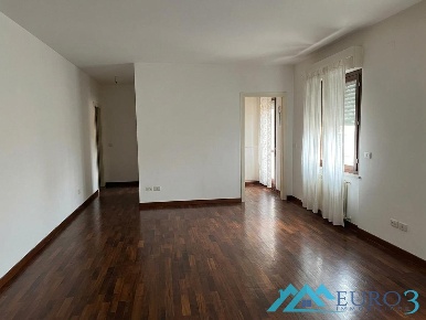 Foto Appartamento a Ascoli Piceno di 115 m² con 5 locali in affitto