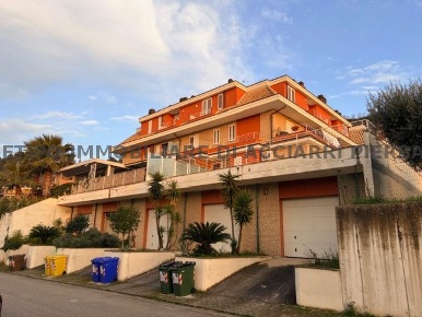 Foto Appartamento in VIA UMBRIA 7, Cupra Marittima di 66 m² con 4 locali