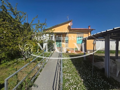 Foto Casa indipendente a Castelfranco di Sotto Centro di 80 m² con 4 locali