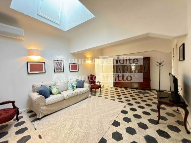 Foto Appartamento a Lucca Piazza Napoleone - San Michele di 130 m²