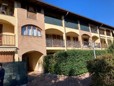 Foto Appartamento a Pozzo d'Adda Centro di 129 m² con 7 locali in vendita