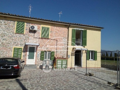 Foto Casa indipendente a Capannori Lammari - Lunata di 95 m² con 4 locali