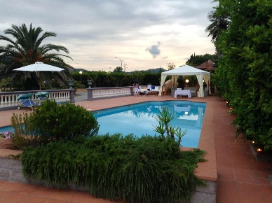 Foto Villa unifamiliare a San Giuliano Terme Ospedaletto di 450 m²