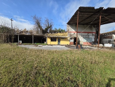 Foto Capannone industriale a Capannori Lammari - Lunata di 550 m²