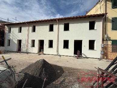 Foto Villa a schiera a Lucca Arancio di 100 m² con 3 locali in vendita