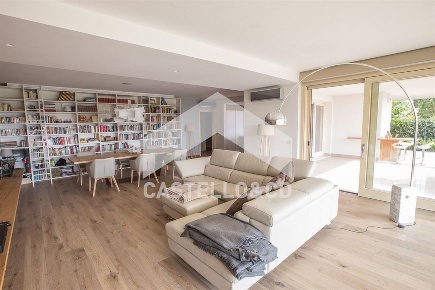 Foto Villa unifamiliare in via Francesco Crispi, Padenghe sul Garda