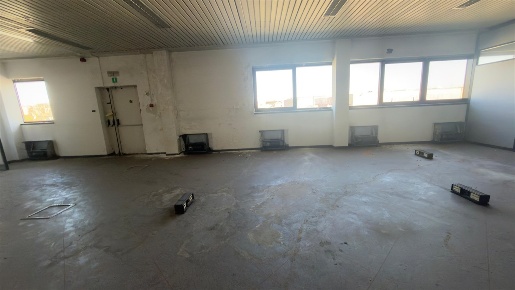 Foto Capannone industriale a Cormano di 2700 m² in vendita