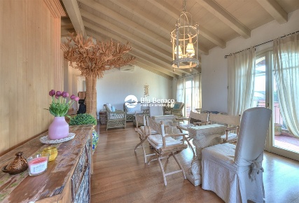 Foto Attico in via del torchio, Manerba del Garda di 160 m² con 6 locali