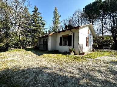 Foto Casale in Via Vicinale Santa Lucia, Cesena di 96 m² con 4 locali