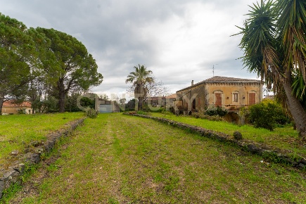 Foto Casa indipendente in Via Armando Diaz 83, Zafferana Etnea Centro