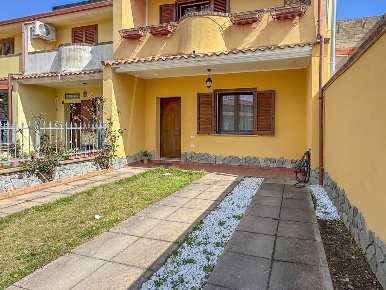 Foto Villa a schiera a Uta di 110 m² con 3 locali in vendita
