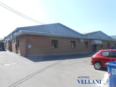 Foto Capannone industriale a Carpi di 900 m² con 3 locali in vendita