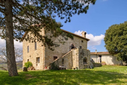 Foto Rustico in Strada provinciale 204, Gubbio di 460 m² in vendita