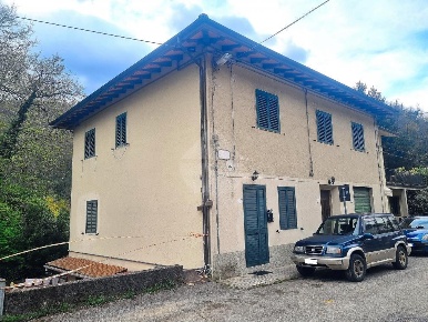 Foto Appartamento in Via XXIV Maggio, Pistoia di 83 m² con 3 locali