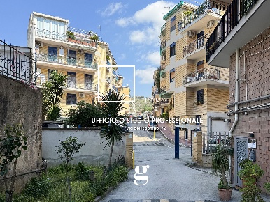 Foto Ufficio in Via DELL' EPOMEO 72, Napoli Soccavo di 150 m² con 7 locali