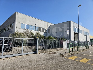 Foto Capannone industriale a Piove di Sacco di 1100 m² con 5 locali