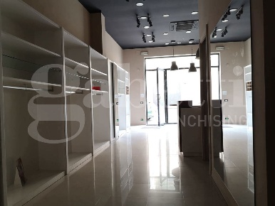 Foto Negozio in Via tirso 1, Siracusa Gelone - Cadorna di 80 m² in affitto
